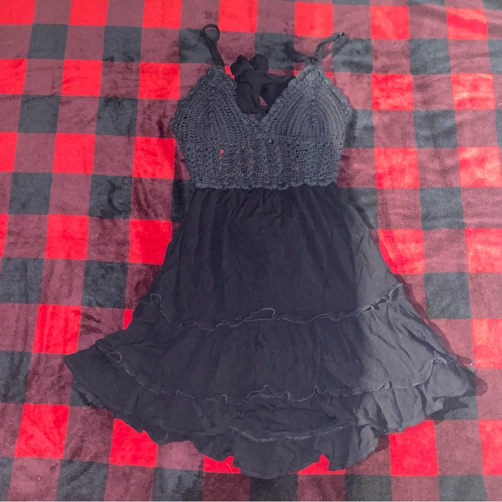 Hint of blush Black/Faded knit lace type of dress with open back. Size S/XS.